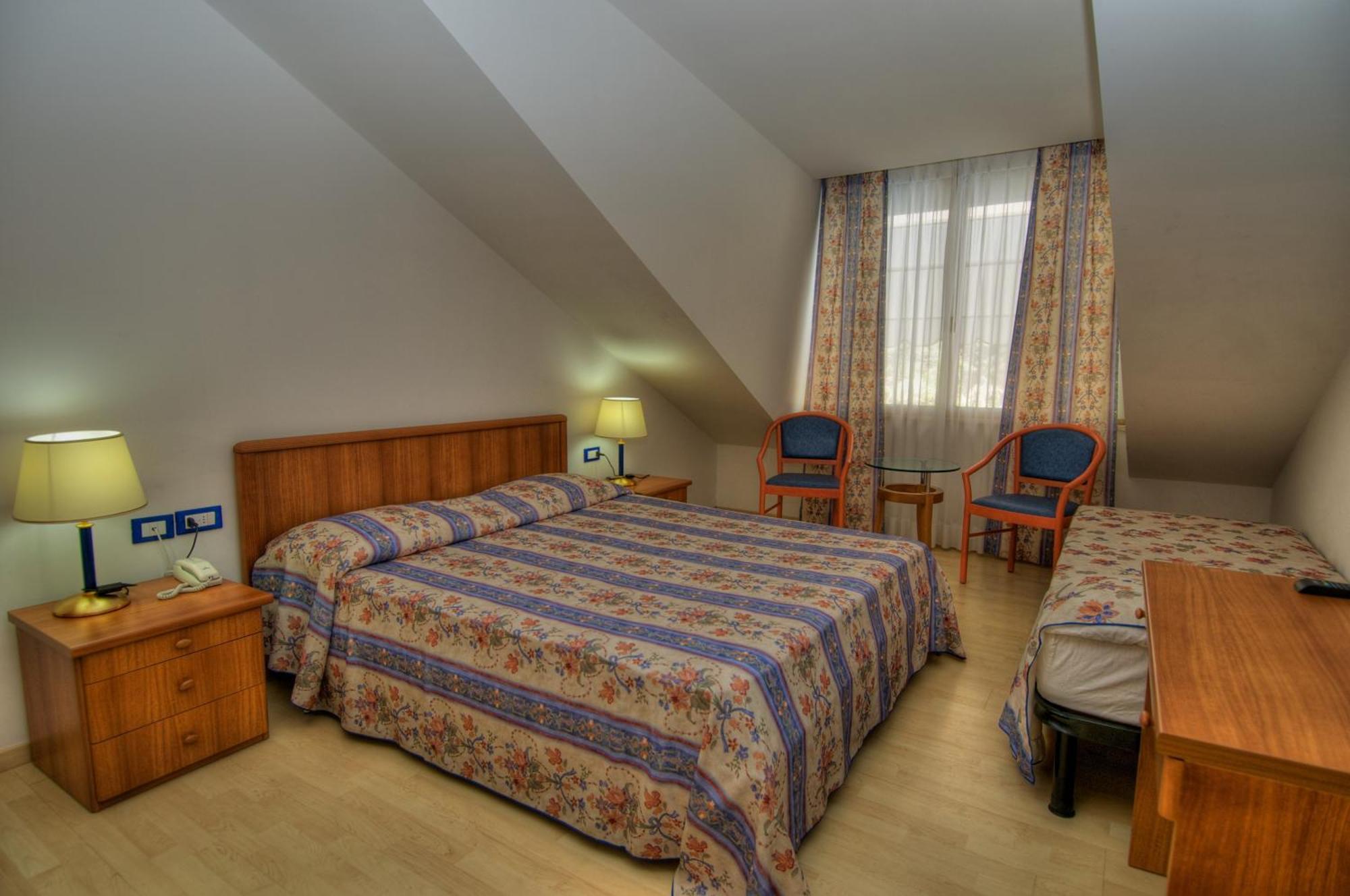 Hotel Caracas Lignano Sabbiadoro Luaran gambar