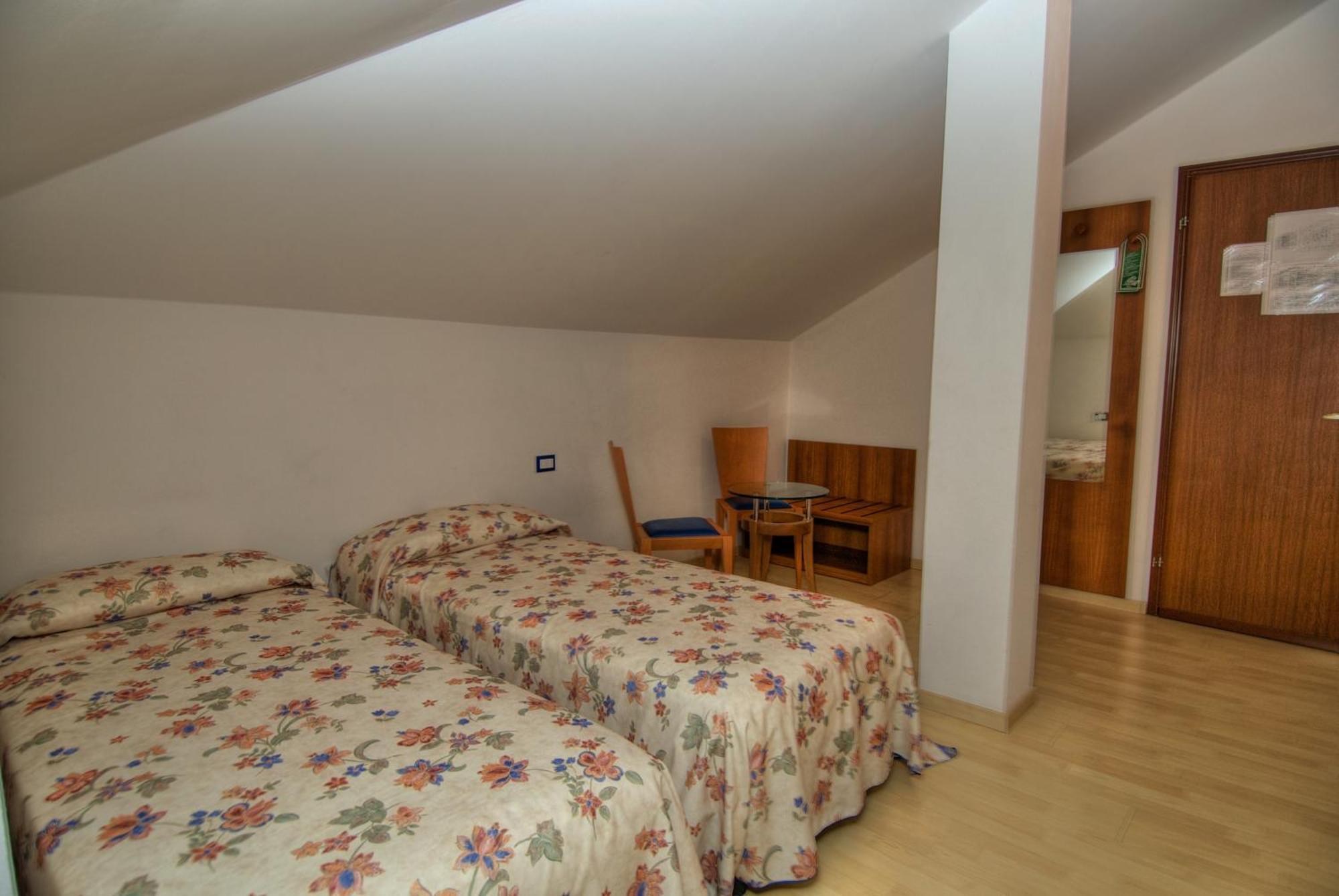 Hotel Caracas Lignano Sabbiadoro Luaran gambar