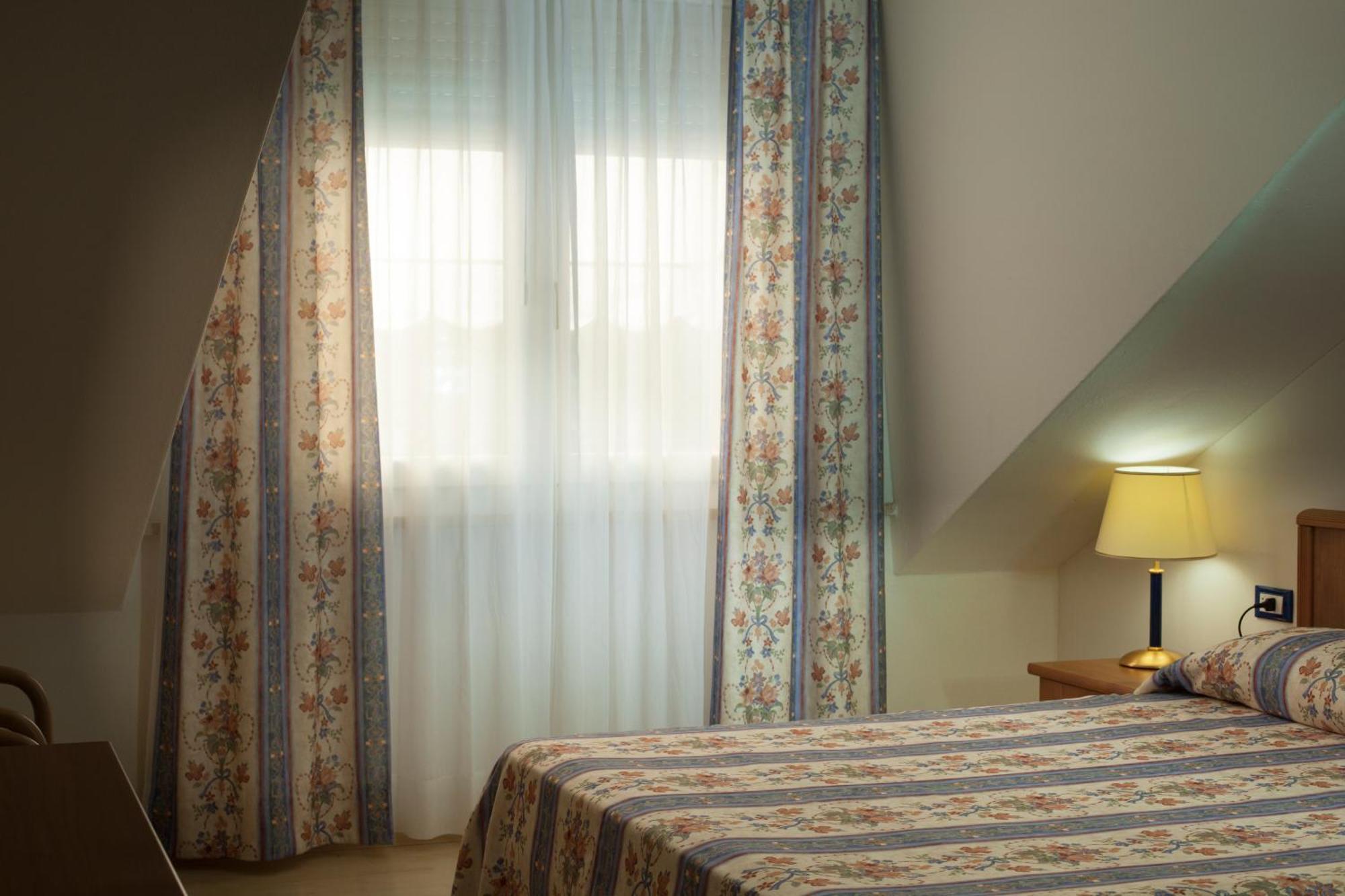Hotel Caracas Lignano Sabbiadoro Bilik gambar