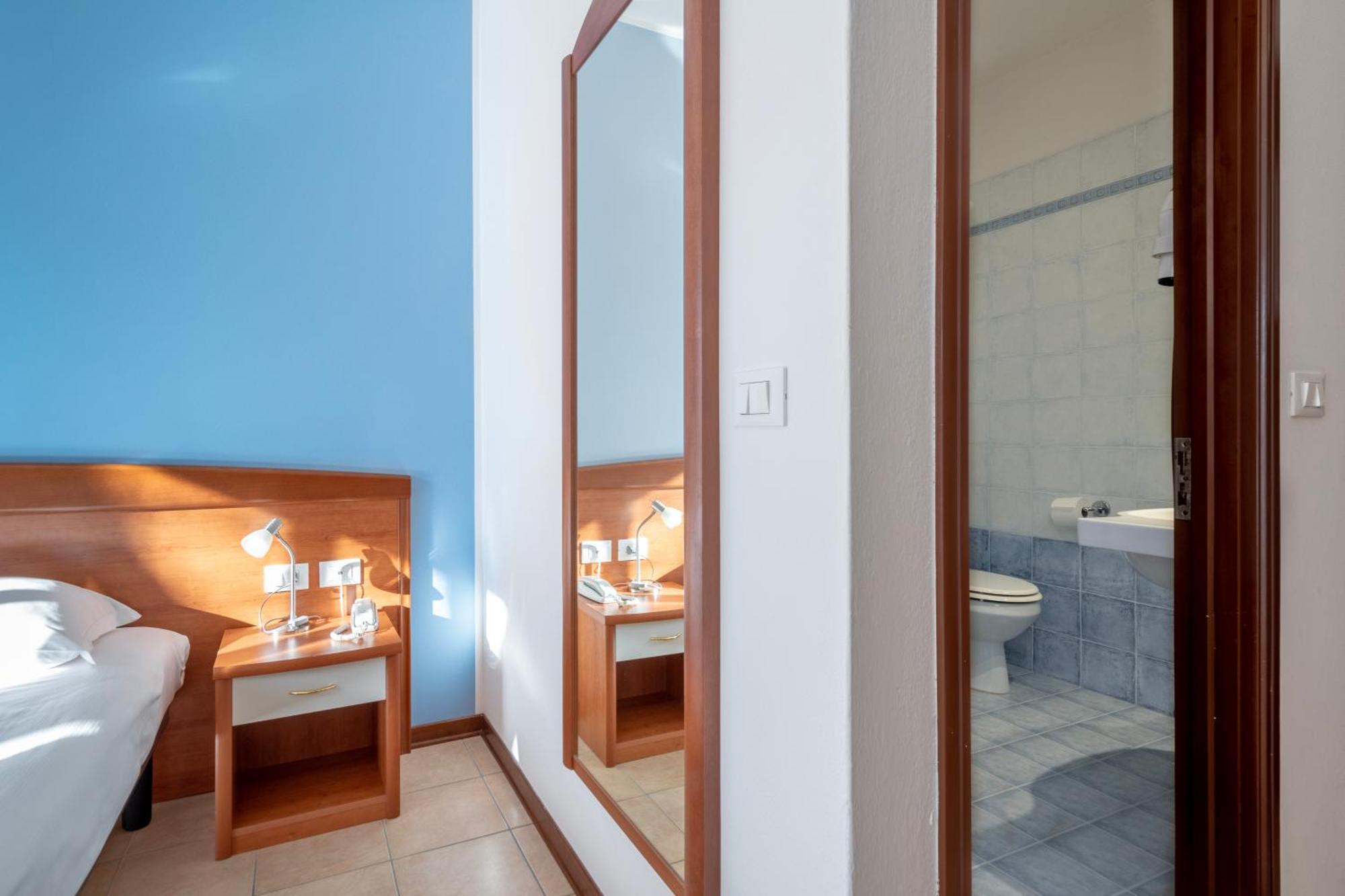 Hotel Caracas Lignano Sabbiadoro Luaran gambar