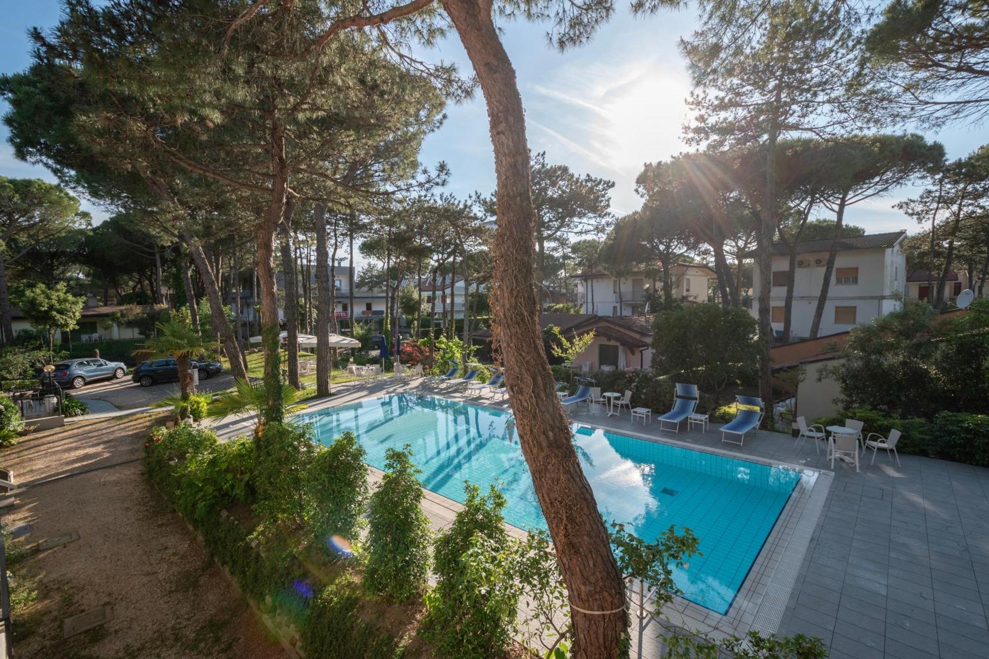 Hotel Caracas Lignano Sabbiadoro Luaran gambar