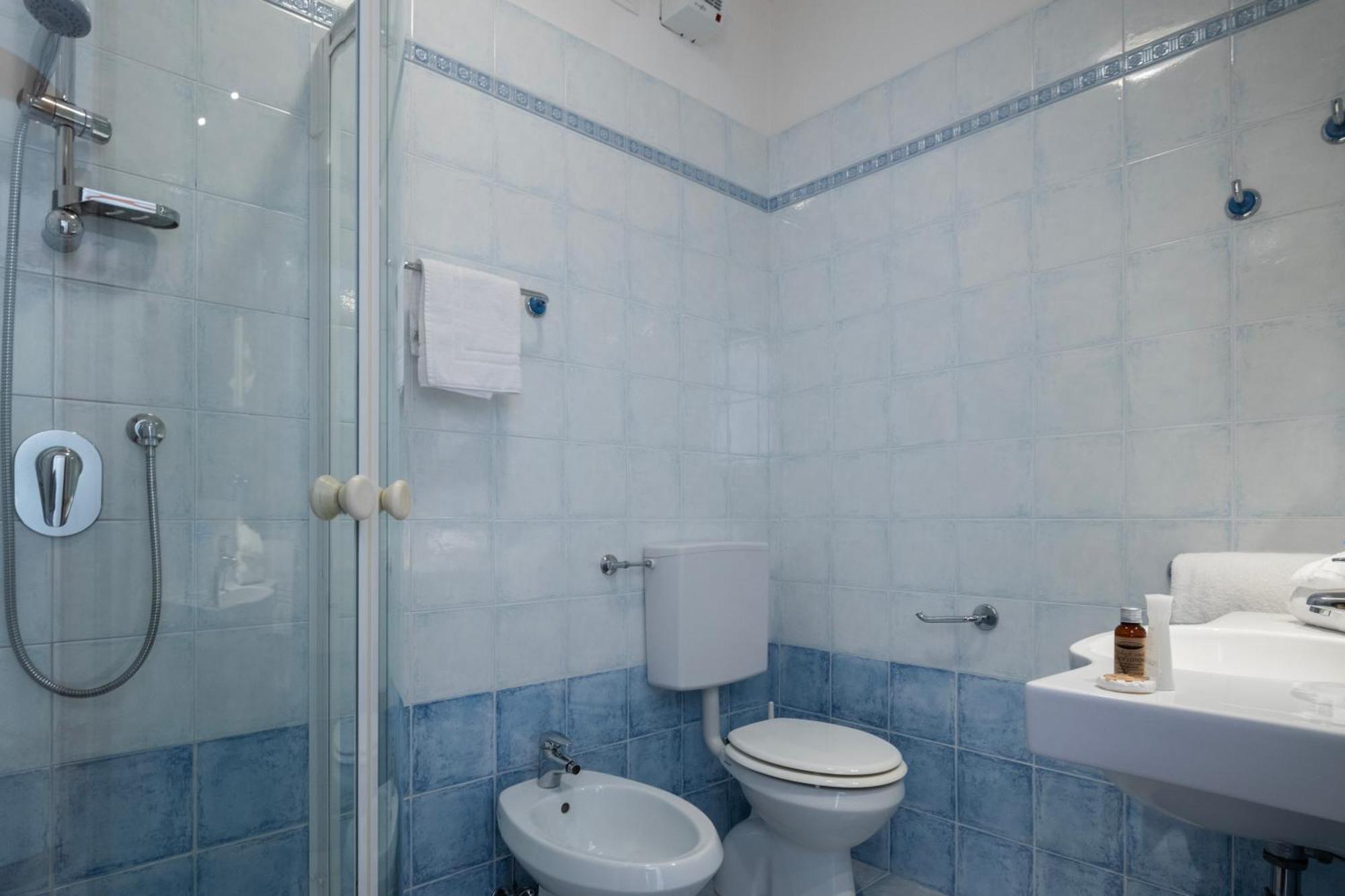 Hotel Caracas Lignano Sabbiadoro Luaran gambar