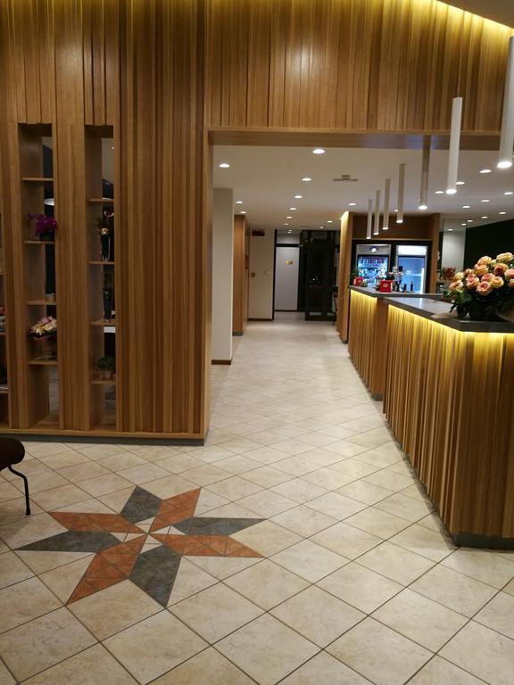 Hotel Caracas Lignano Sabbiadoro Luaran gambar